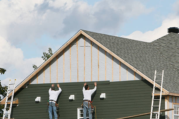 Professional Siding Contractor technician working in Welcome, NC